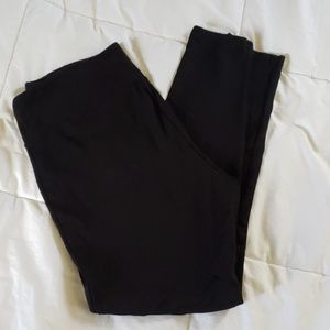 The Limited Black capri leggings sz L